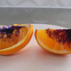 Imagen para el artículo titulado Científicos australianos no logran averiguar por qué estas naranjas se tornan moradas de la noche a la mañana